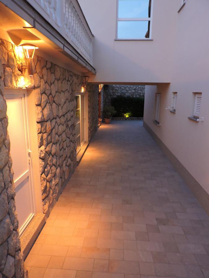 Apartments Villa Residenca Novi Vinodolski Εξωτερικό φωτογραφία